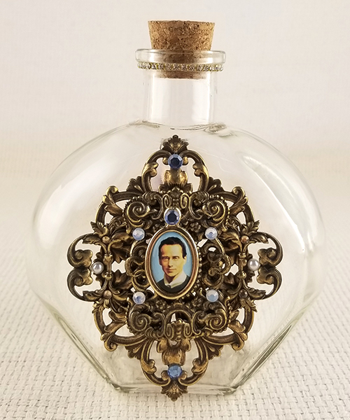 https://seelos.org/wp-content/uploads/2020/03/sacramental-large-glass-holy-water-bottle-1.jpg