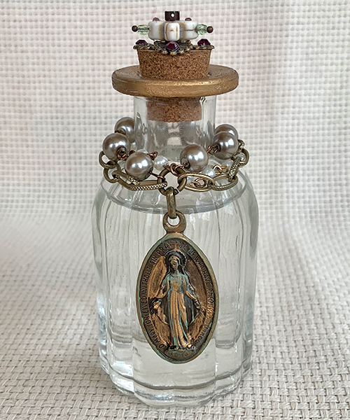 https://seelos.org/wp-content/uploads/2020/10/sacramental-medium-glass-holy-water-bottle-1.jpg