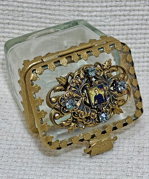 Seelos ornate prayer box